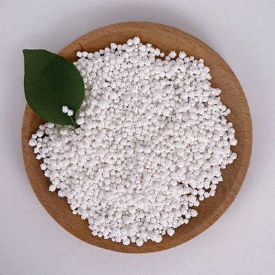 カルシウムは白い粒子の白が白い微粒を真珠で飾る94%のCaCL2の塩化カルシウムに塩を加える