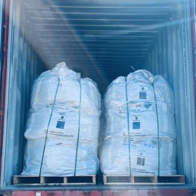 FeCl3 塩化第二鉄 非常に溶解性の高い濃い茶色から黒色の固体粉末